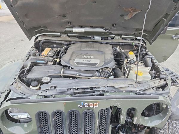 2015 JEEP WRANGLER Sahara — Engine bay