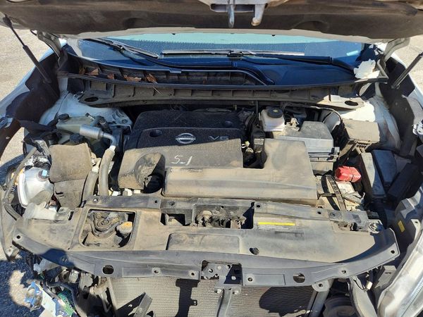 2018 NISSAN MURANO — Engine bay