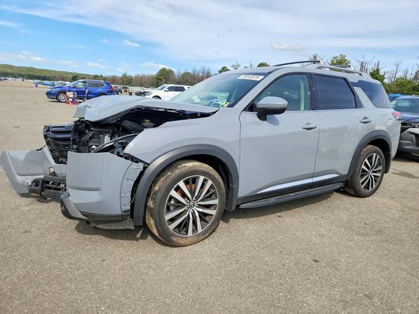 2025 NISSAN PATHFINDER Platinum — Front 3/4