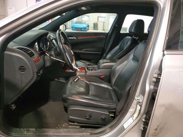 2014 CHRYSLER 300 — DENT