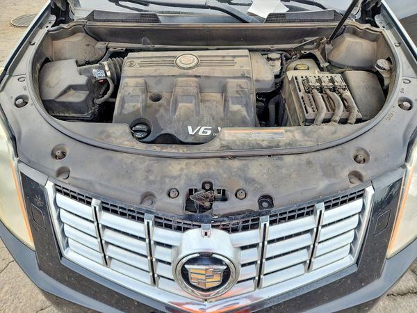 2013 CADILLAC SRX Performance — Engine bay