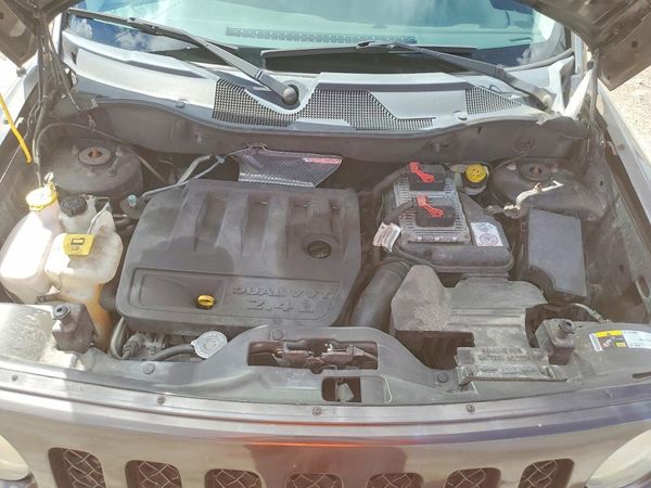 2014 JEEP PATRIOT Sport — Engine bay
