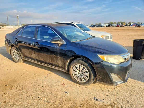 2012 TOYOTA CAMRY — Passenger 3/4
