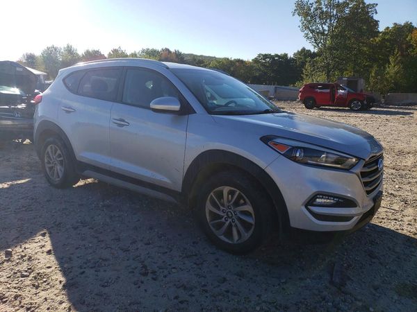 2017 HYUNDAI TUCSON — Passenger 3/4