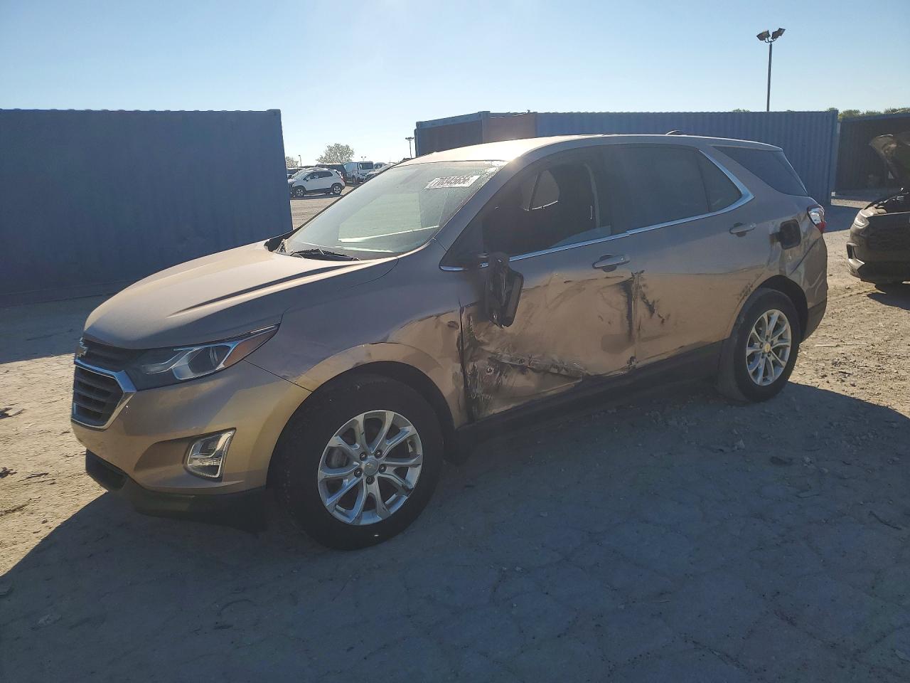 2019 CHEVROLET EQUINOX LT (1LT) — Front 3/4