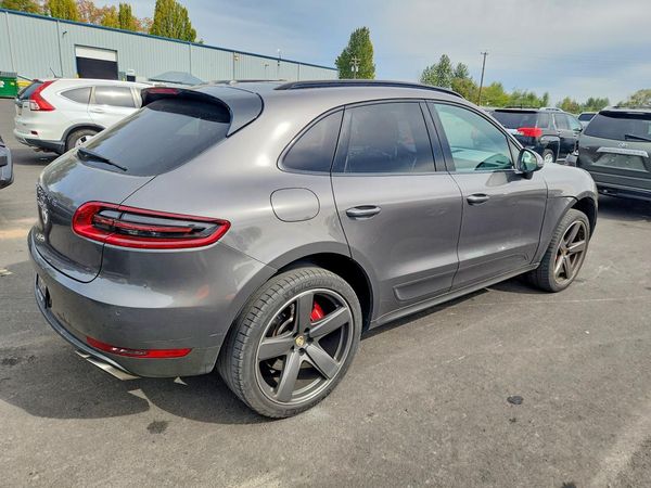 2016 PORSCHE MACAN — PSRA