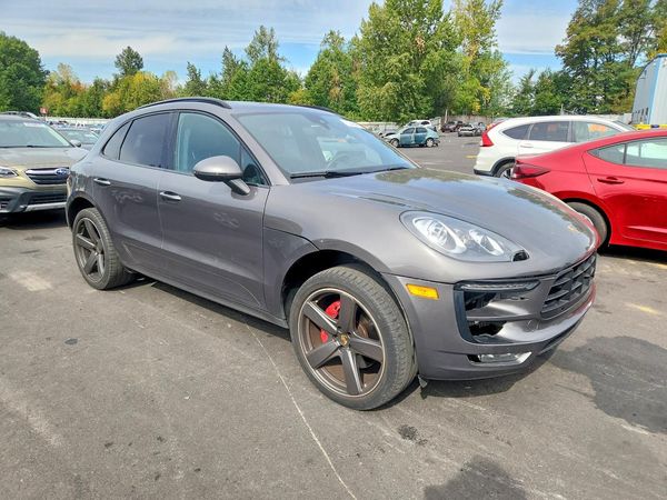 2016 PORSCHE MACAN — Passenger 3/4