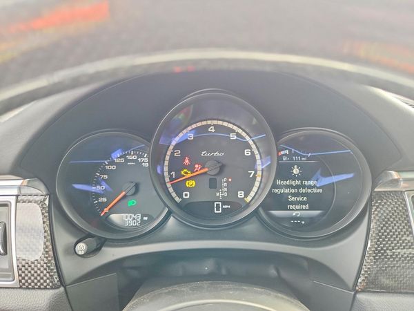 2016 PORSCHE MACAN — ODOM