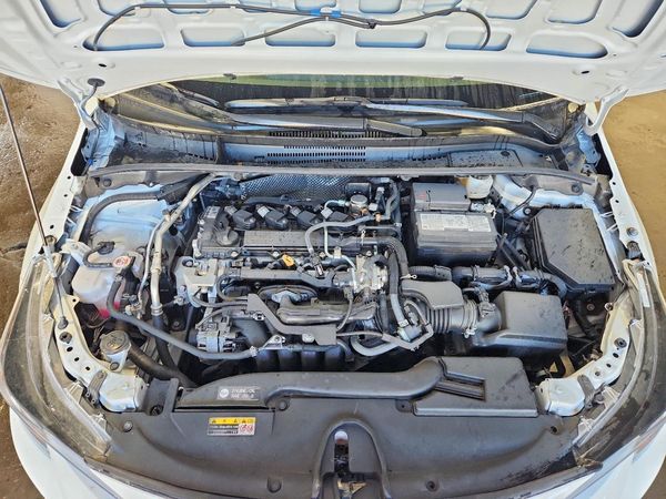 2026 TOYOTA COROLLA LE — Engine bay