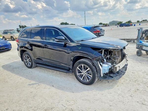 2018 TOYOTA HIGHLANDER SE/XLE — Passenger 3/4