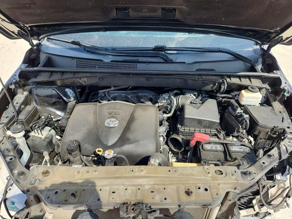 2018 TOYOTA HIGHLANDER SE/XLE — Engine bay
