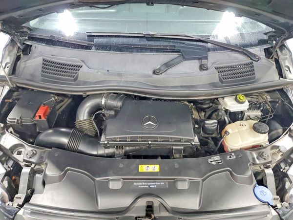 2018 MERCEDES-BENZ METRIS — Engine bay