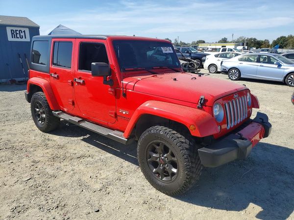 2017 JEEP WRANGLER UNLIMITED SAHARA 4X4 — Passenger 3/4
