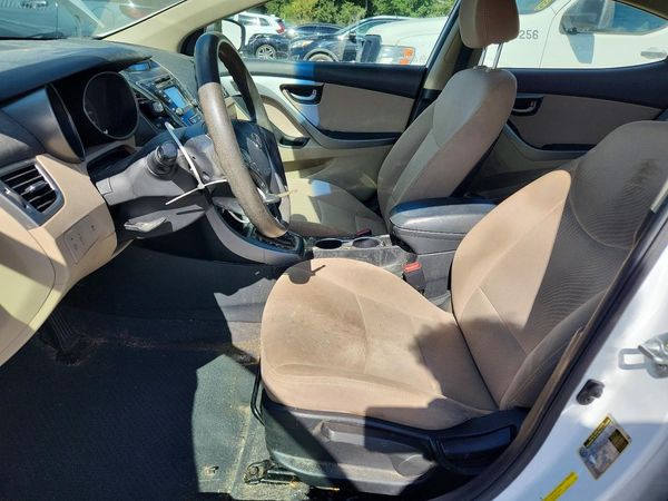 2016 HYUNDAI ELANTRA — DENT