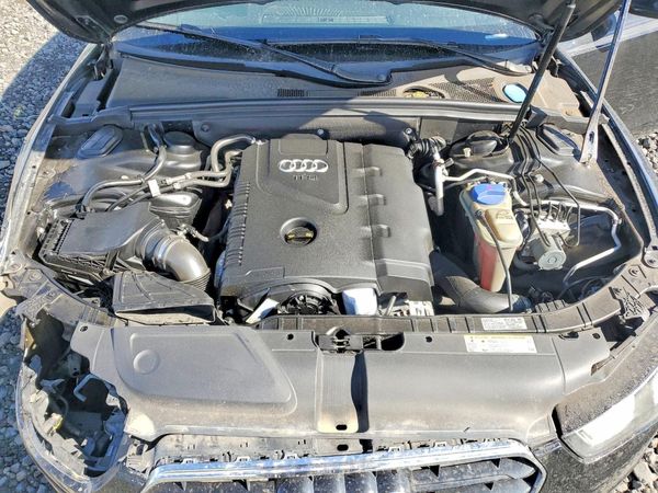 2014 AUDI A5 quattro Premium Plus — Engine bay