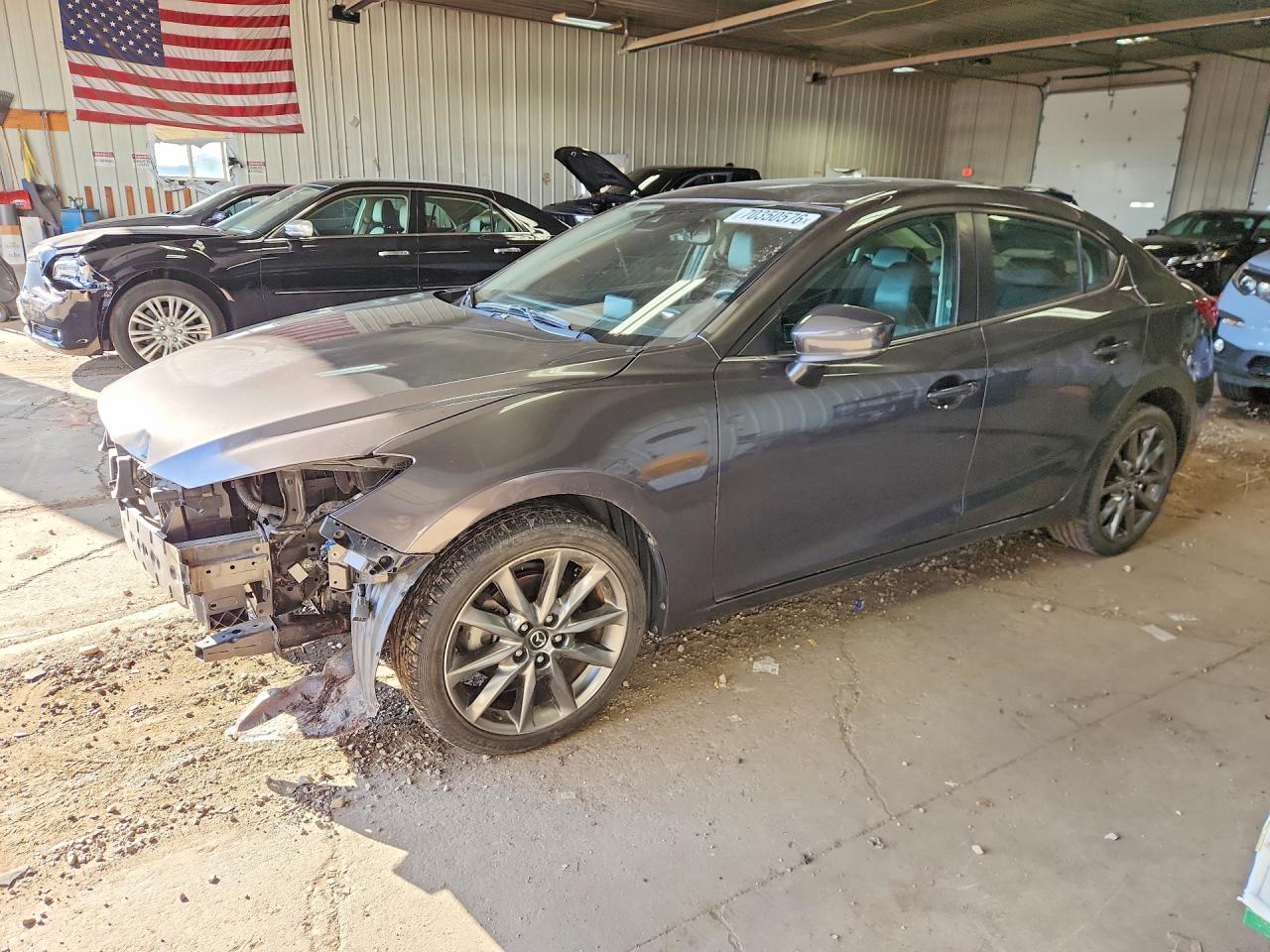 2018 MAZDA 3 Grand Touring — Front 3/4