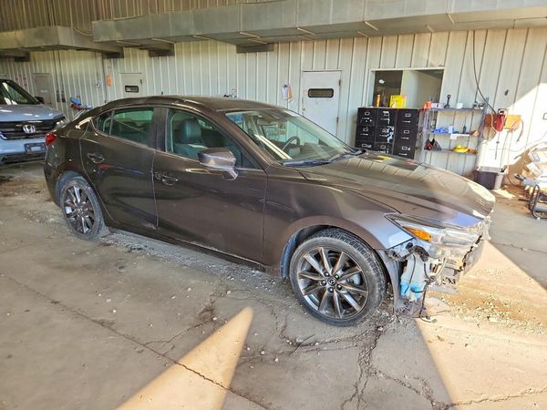 2018 MAZDA 3 Grand Touring — Passenger 3/4