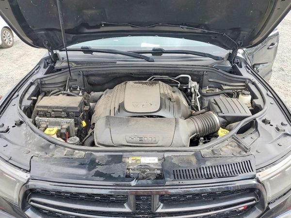 2014 DODGE DURANGO R/T — Engine bay