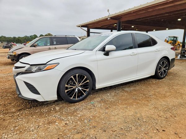 2018 TOYOTA CAMRY — DSFA — Front 3/4