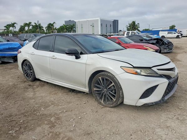 2018 TOYOTA CAMRY XSE — Passenger 3/4
