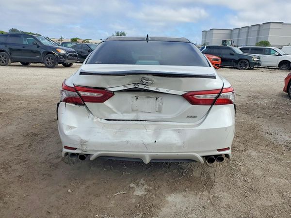 2018 TOYOTA CAMRY XSE — DIRR