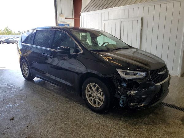 2026 CHRYSLER PACIFICA Select — Passenger 3/4