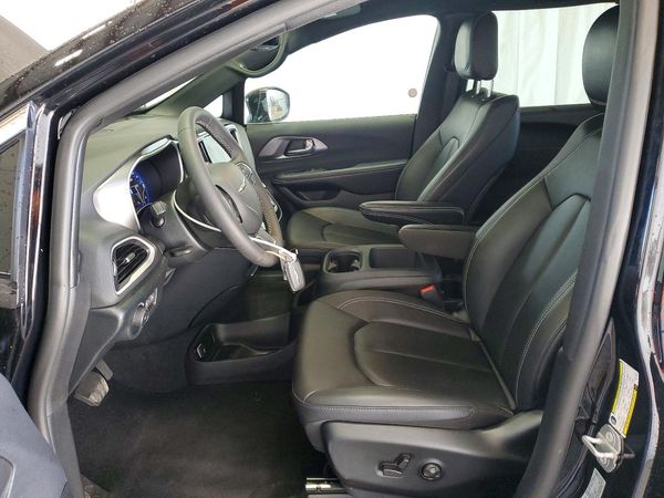 2026 CHRYSLER PACIFICA Select — DENT