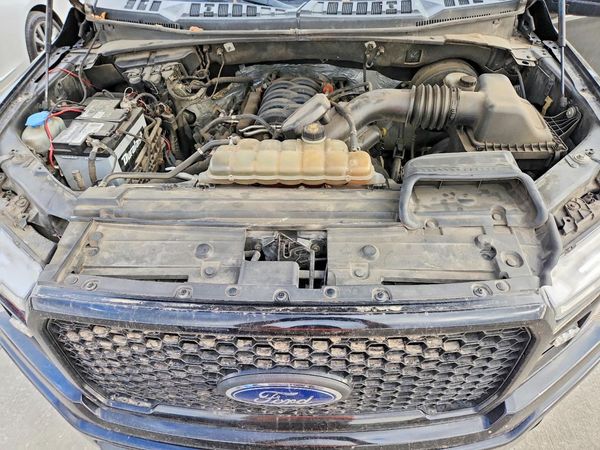2019 FORD F150 — Engine bay