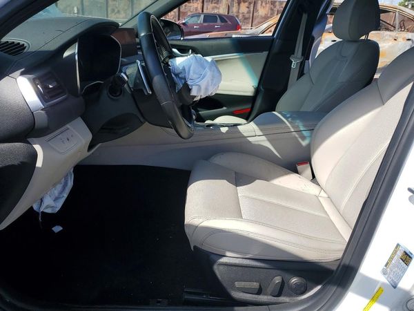 2022 GENESIS G70 2.0T, 2.0T Prestige — DENT