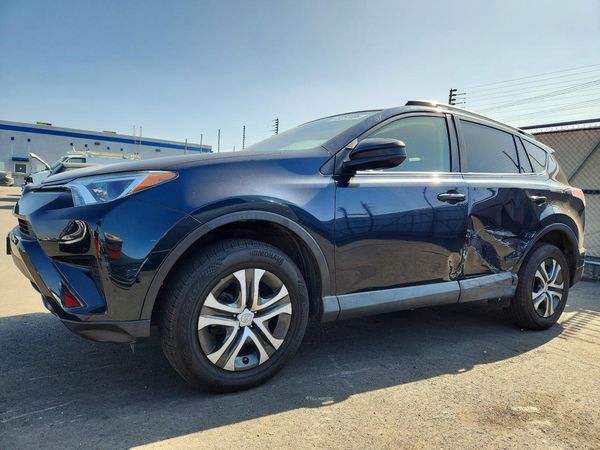 2018 TOYOTA RAV4 — DSFA — Front 3/4