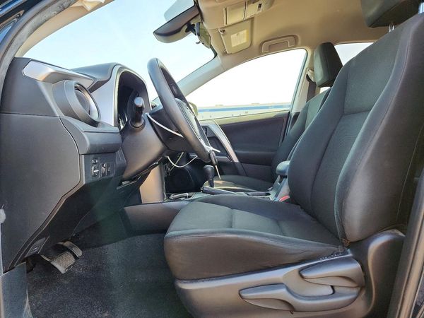 2018 TOYOTA RAV4 LE — DENT