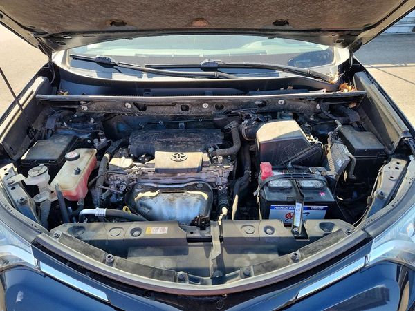 2018 TOYOTA RAV4 LE — Engine bay