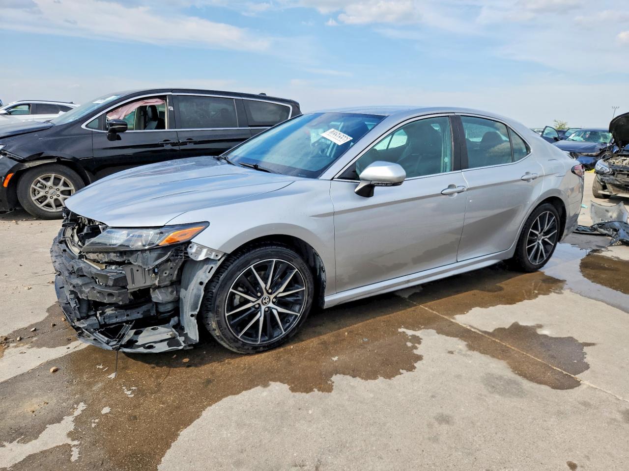 2022 TOYOTA CAMRY SE — Front 3/4