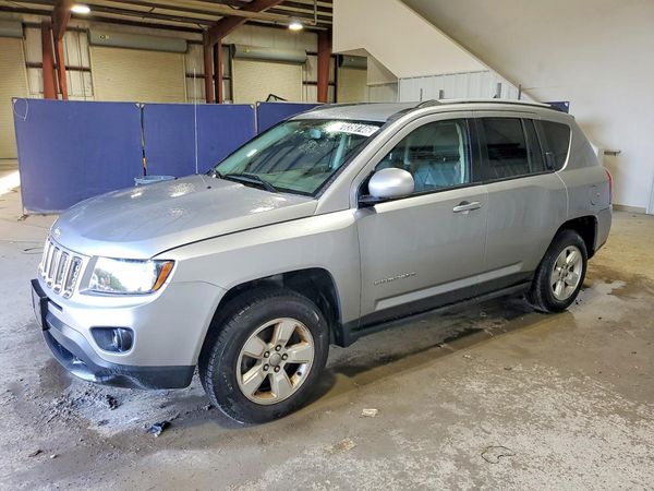 2016 JEEP COMPASS Latitude — Front 3/4