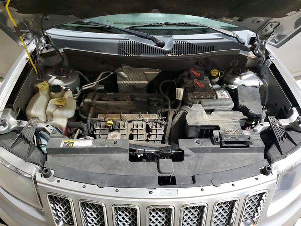 2016 JEEP COMPASS Latitude — Engine bay