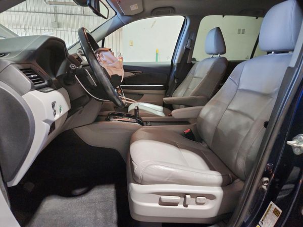 2016 HONDA PILOT TOURING — DENT