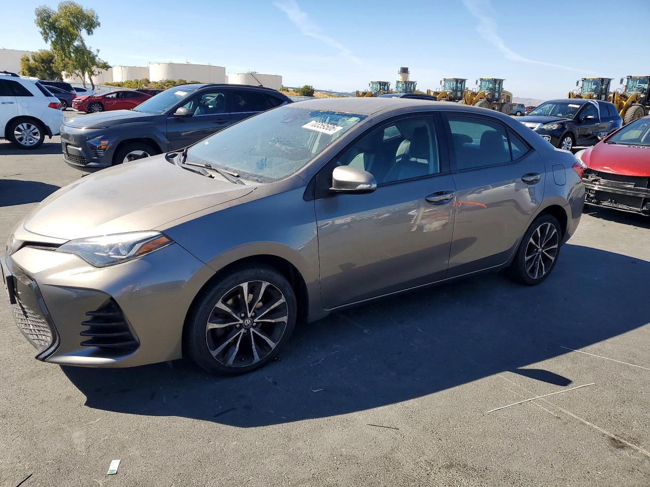 2018 TOYOTA COROLLA L/LE/SE/XLE/XSE — Front 3/4