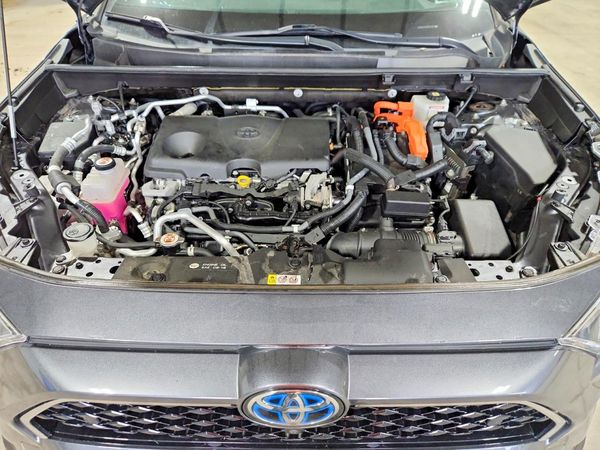 2021 TOYOTA RAV4 LE — Engine bay