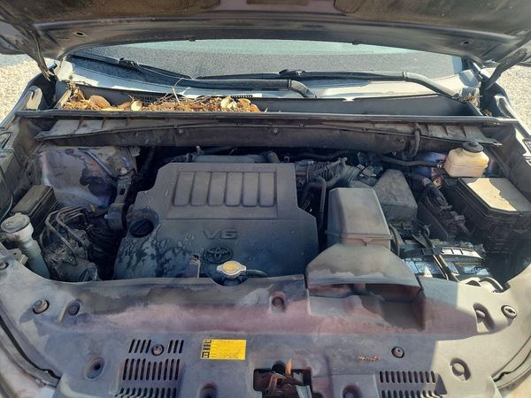 2015 TOYOTA HIGHLANDER Base/Hybrid — Engine bay