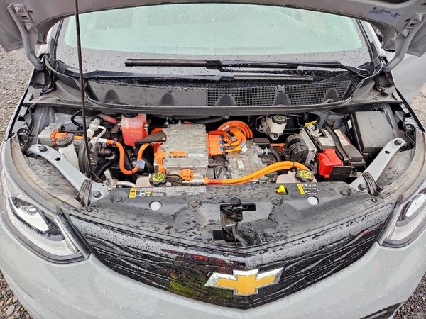 2021 CHEVROLET BOLT EV LT — Engine bay