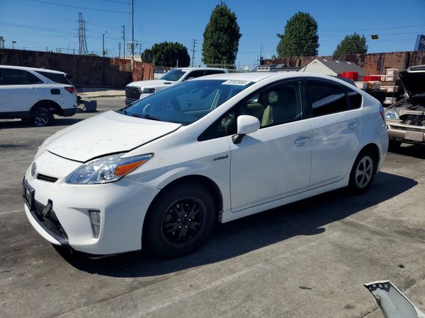 2013 TOYOTA PRIUS — DSFA — Front 3/4
