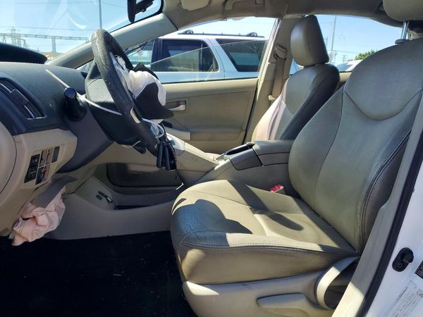 2013 TOYOTA PRIUS — DENT