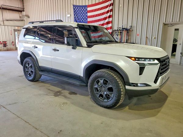 2024 LEXUS GX 550 — Passenger 3/4