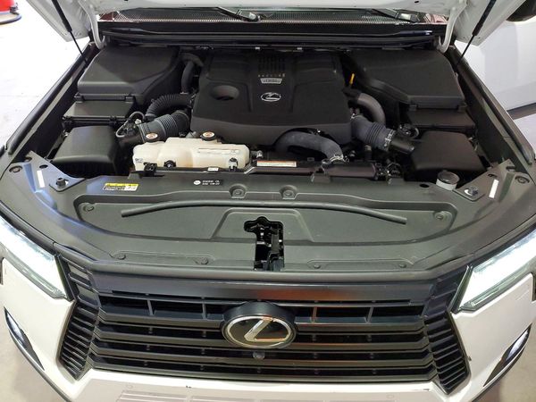 2024 LEXUS GX 550 — Engine bay