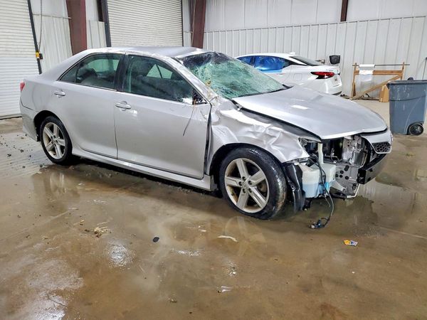 2013 TOYOTA CAMRY — Passenger 3/4