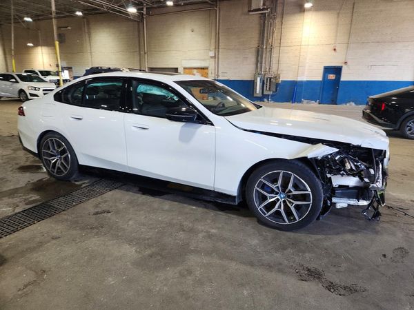 2024 BMW ALL OTHER M60 — Passenger 3/4