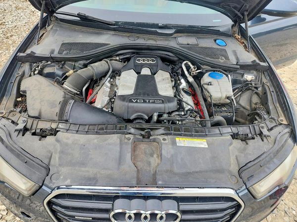 2014 AUDI A6 — Engine bay