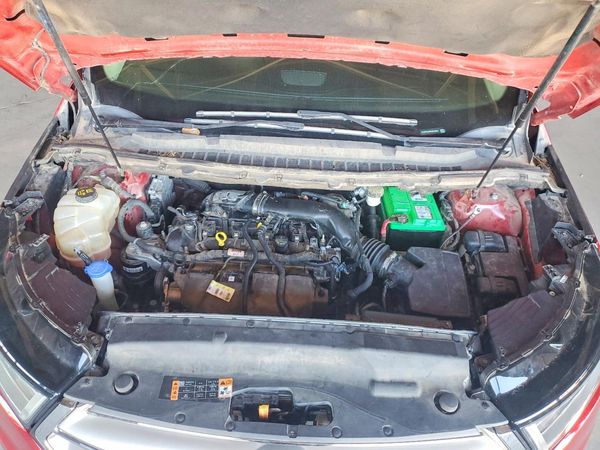 2017 FORD EDGE SEL — Engine bay
