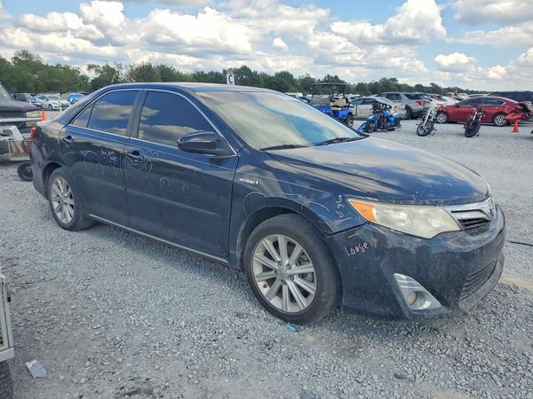 2013 TOYOTA CAMRY SOLA Hybrid — Passenger 3/4