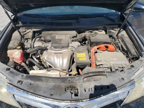 2013 TOYOTA CAMRY SOLA Hybrid — Engine bay